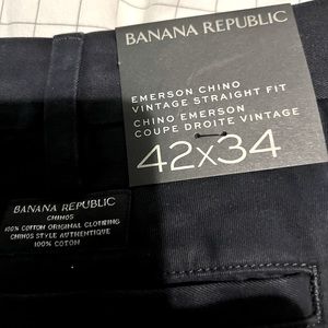 Banana Republic navy Emerson chino. NWT.